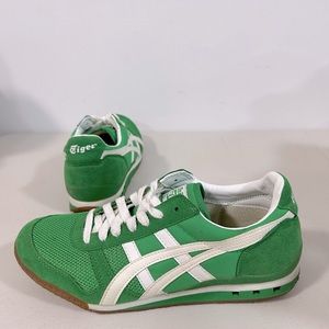 Onitsuka Tiger Sneaker in Kelly Green/White, Women’s Size 7.5